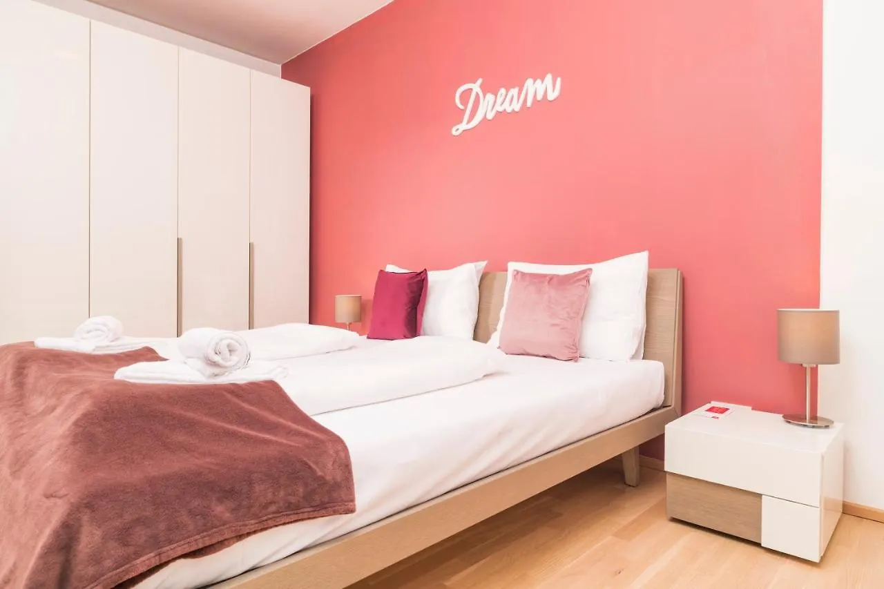 Triiiple Tower Dream Apartments With Rooftop-Summer-Pool Вена