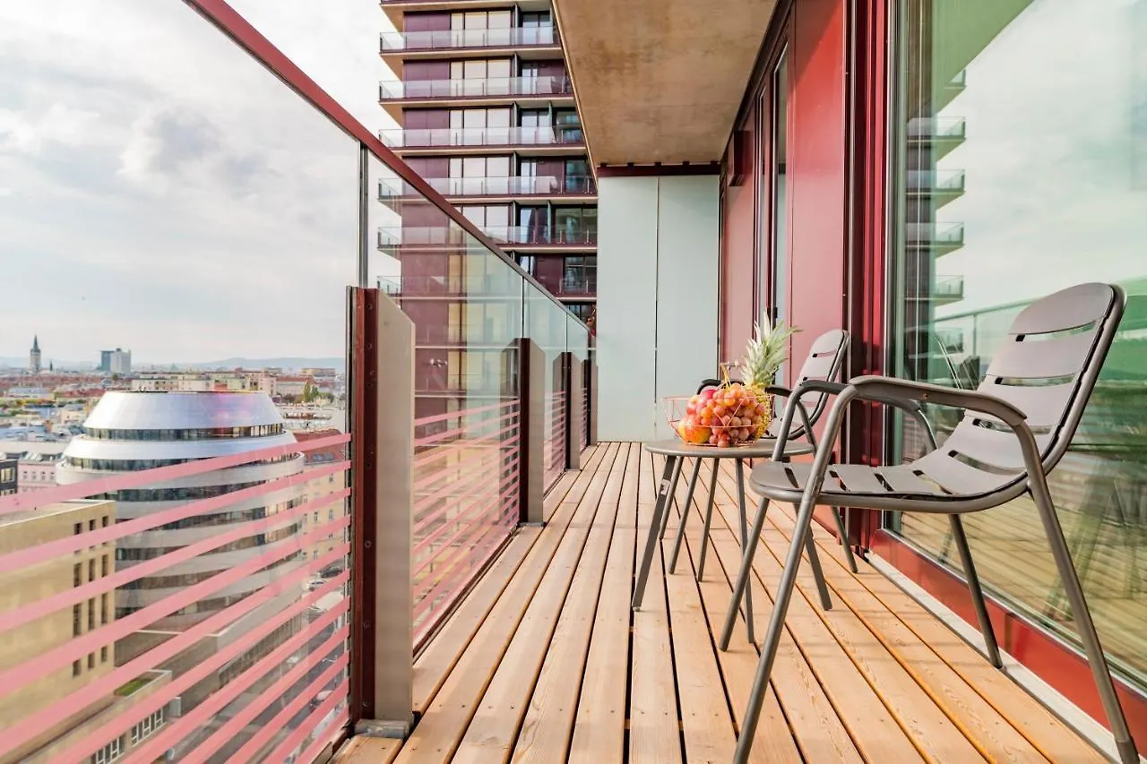 Triiiple Tower Dream Apartments With Rooftop-Summer-Pool Вена 0*,