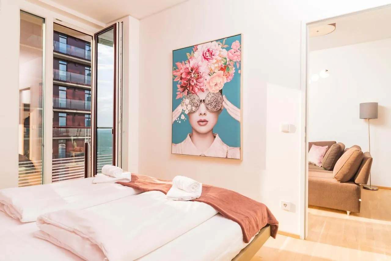 Triiiple Tower Dream Apartments With Rooftop-Summer-Pool Вена