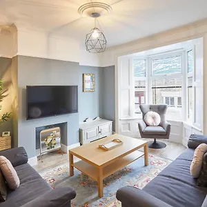 Host & - 39 George Street Holiday home Whitby
